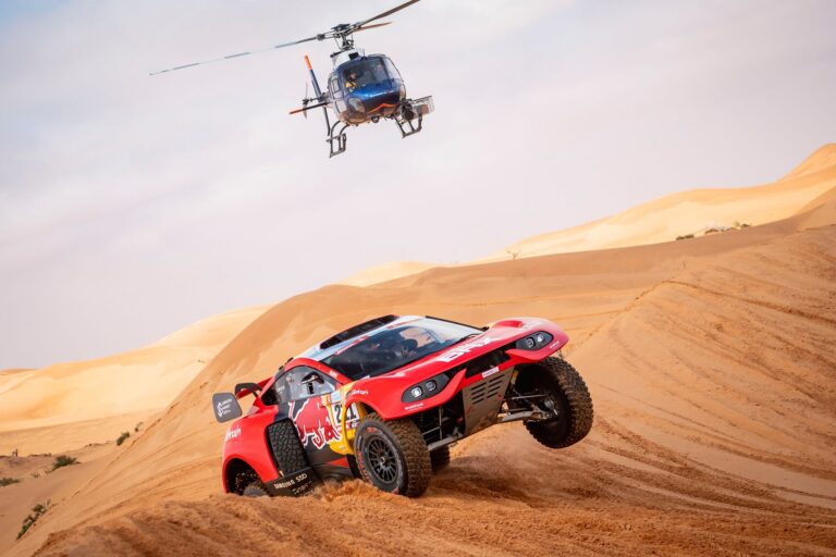 Dakar: Loeb nyerte a második szakaszt, a motorosoknál Sunderland állt az élre