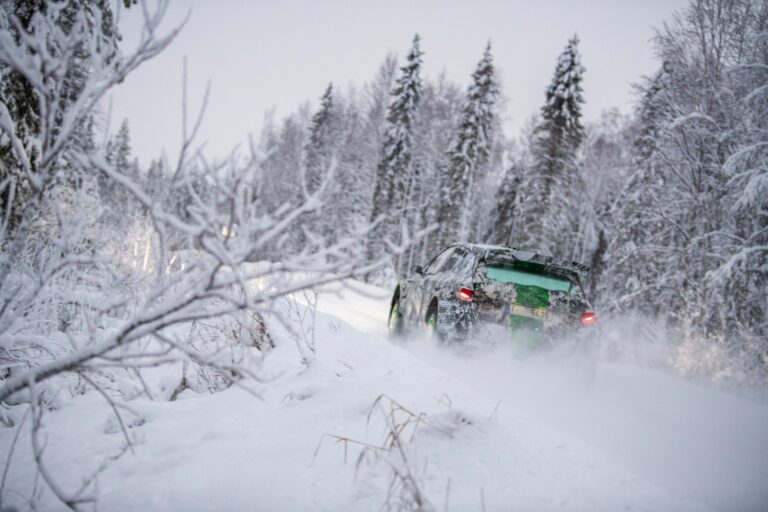 Így zajlik az új Skoda tesztelése