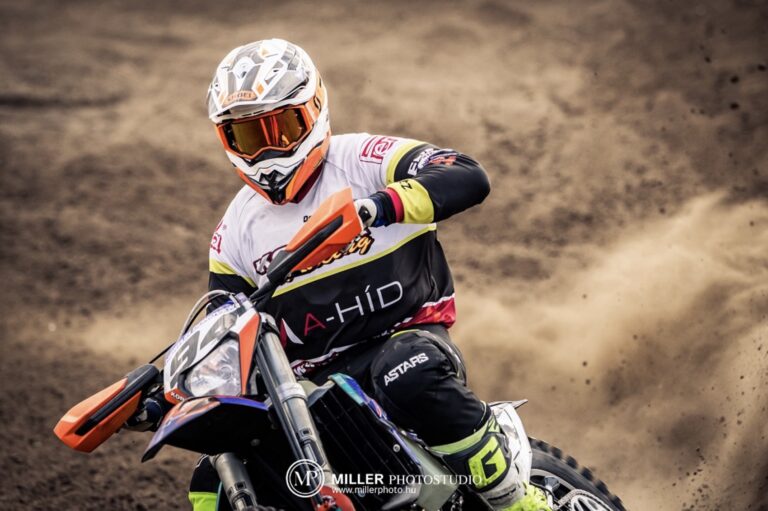 Hertlik Donoven dobogón az endurocross nyitóversenyén 