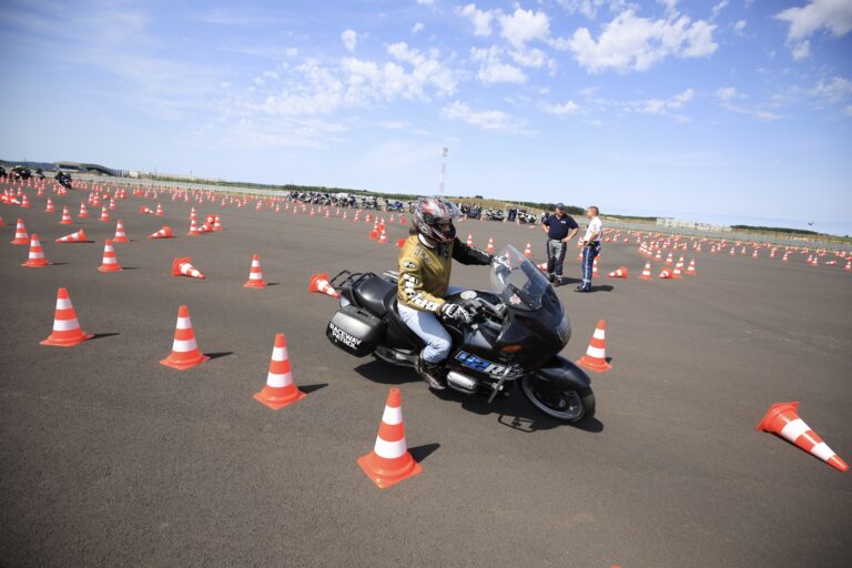 A HUMDA több mint ezer motorosnak szervez ingyenes vezetéstechnikai tréninget