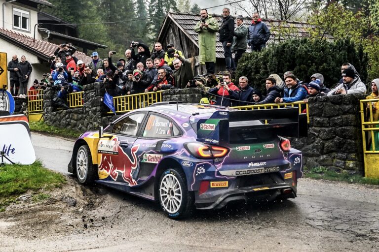 Fourmaux kétszáz méter után esett egy kertbe