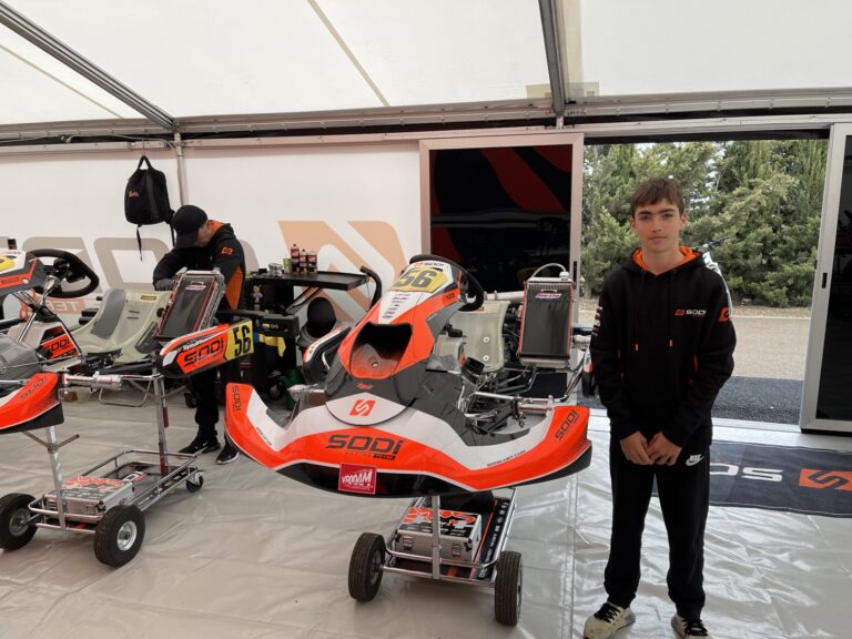 Gyári versenyző lett Hideg Ádám