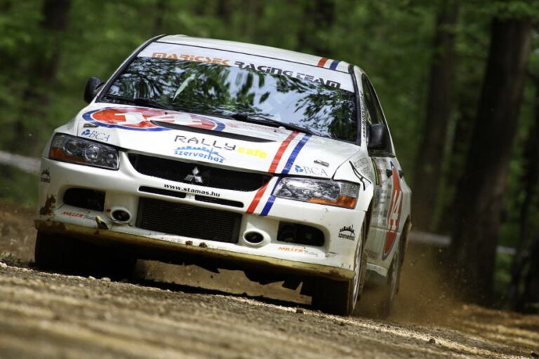 Talmácsi Gábor újra versenyautóba ül 