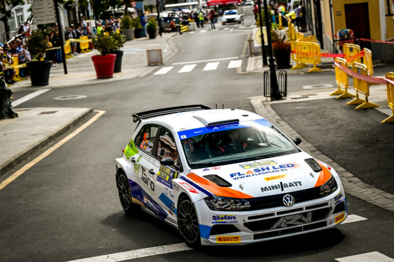 Herczig 9., Solans nyert, Llarena vezet