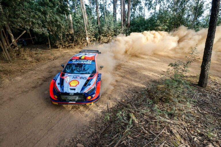 Neuville: Még többet kell dolgoznunk 