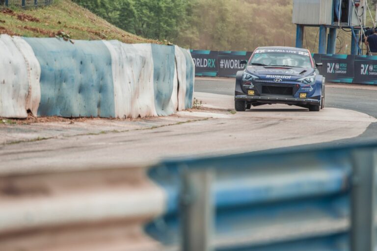 Délutánra bedurvultak Nyirádon