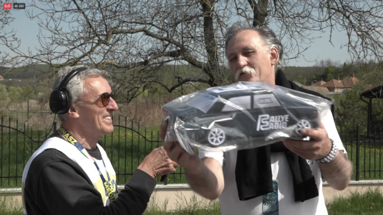 Zsírpapa celeb lett és díjat kapott a Rallye Rádiótól
