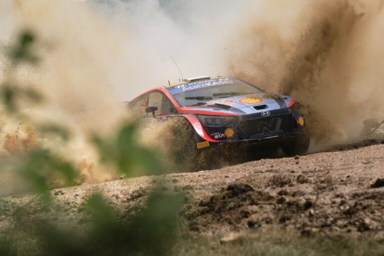 Tanak: Nagyot fordult a világ két hét alatt 