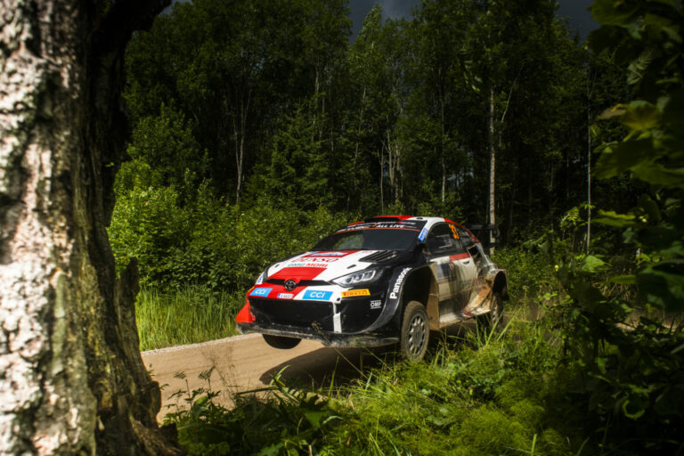 Evans és Solberg forgott, Rovanpera füvön járt