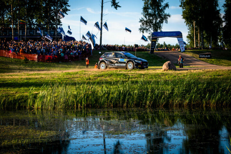 Verseny közben tűnt el Hayden Paddon 