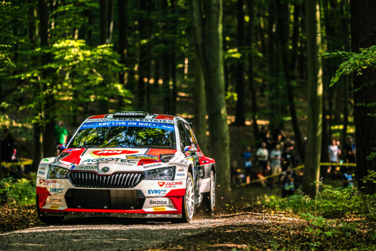 Kopecky hatalmas előnyben, Csomós szakaszt nyert és ötödik