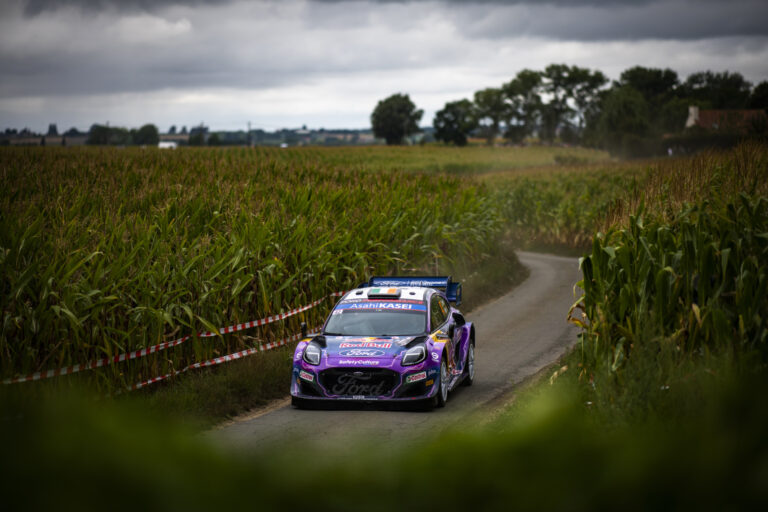 Breen hatalmasat esett, Fourmaux belógatta, Greensmith kicsúszott 