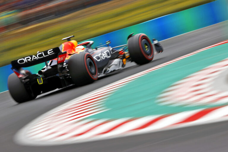 Olyan, mint a drog – F1-es pilóták jellemezték a versenyhétvégék legintenzívebb részét