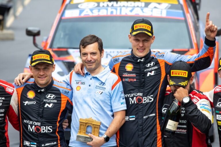 Tanak: Moncet inkább motort készítsen! 