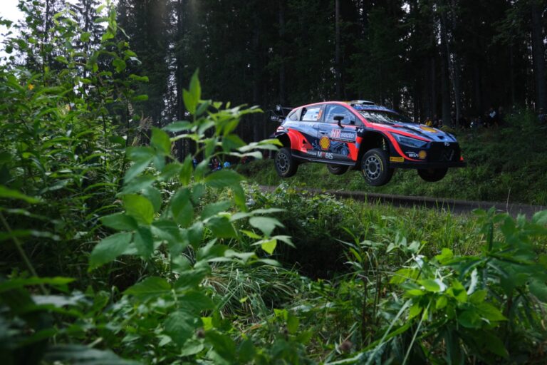 Tanak behúzta a péntek reggelt a Finn Rallyn