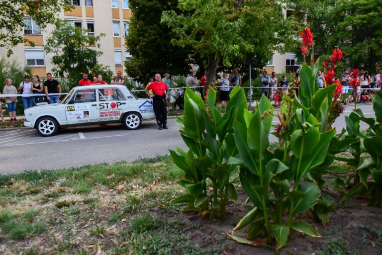 Zákányi növelte előnyét, négy páros kiesett 