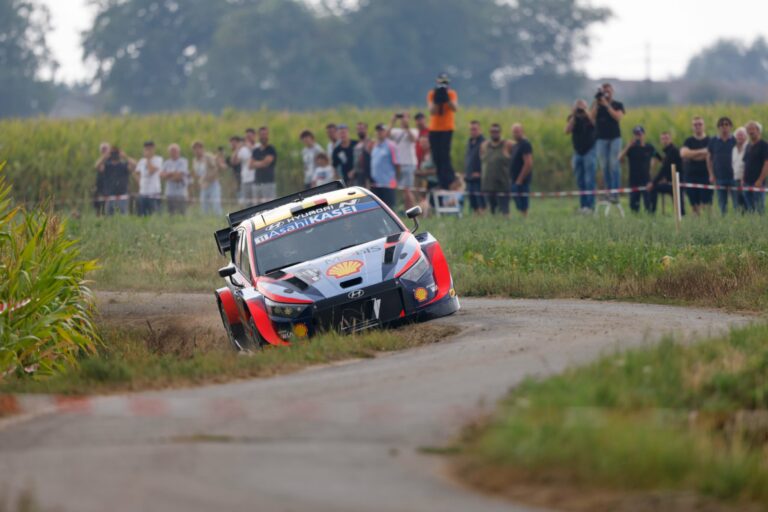 Már csütörtökön is komoly látvány volt az Ypres Rallyn (videó)