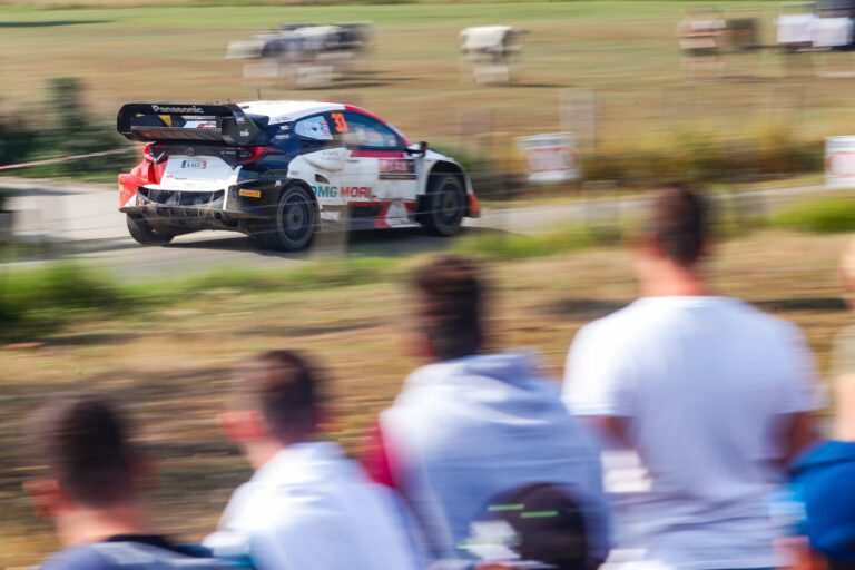 Evans hatalmas csatában vezet, közbe szólt az eső 