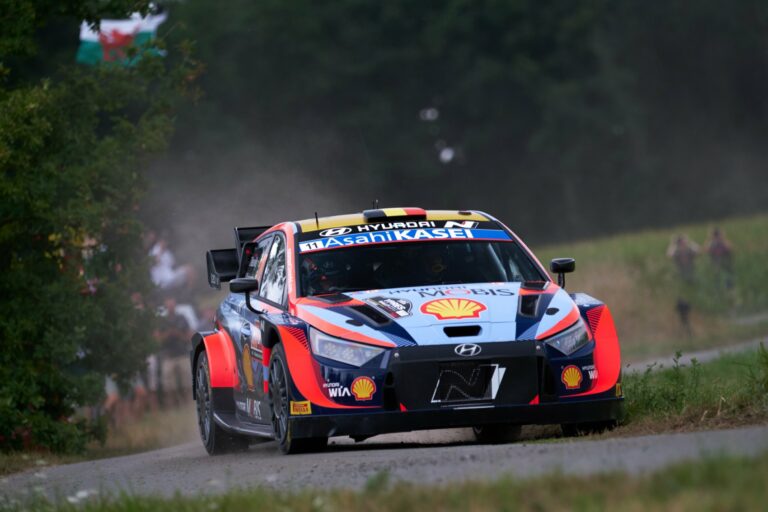 Az Ypres Rally első napjának legnehezebb kanyarja (videó)