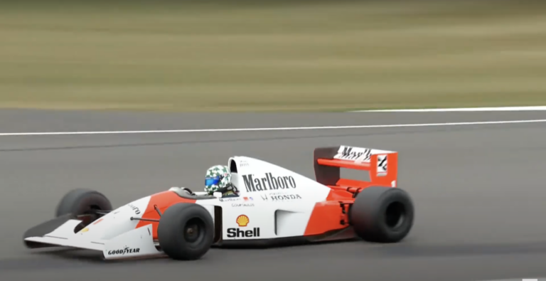 Legendás F1-es autócsodák is versenyeznek a hétvégén