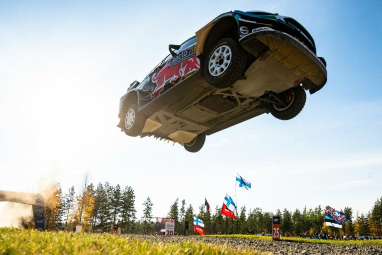 Egy videóba gyűjtve öt emlékezetes pillanat a Finn Rally történetéből