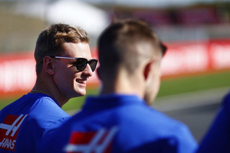 Schumacherrel vagy nélküle? A Haas nem siet a döntéssel