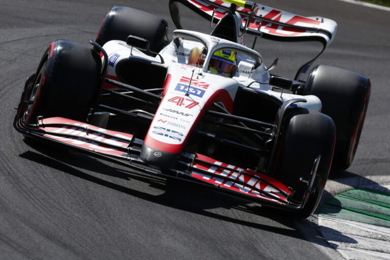 Olyan pilóta válthatja Schumachert, akire senki nem gondolt