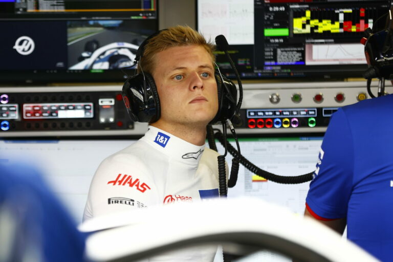 A Ferrari mégsem döntött Schumacher jövőjéről