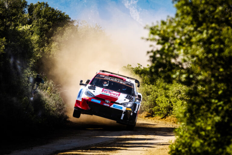 Loeb ezúttal Lappival együtt nyert szakaszt, Breen-defekt, dráma a junioroknál 