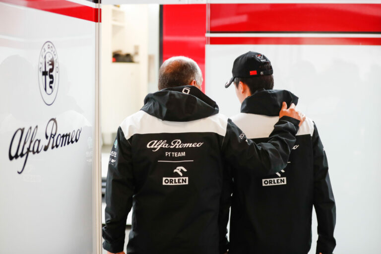 Csukott szemmel rettegett, amikor először ült gokartban, mégis F1-es pilóta lett belőle