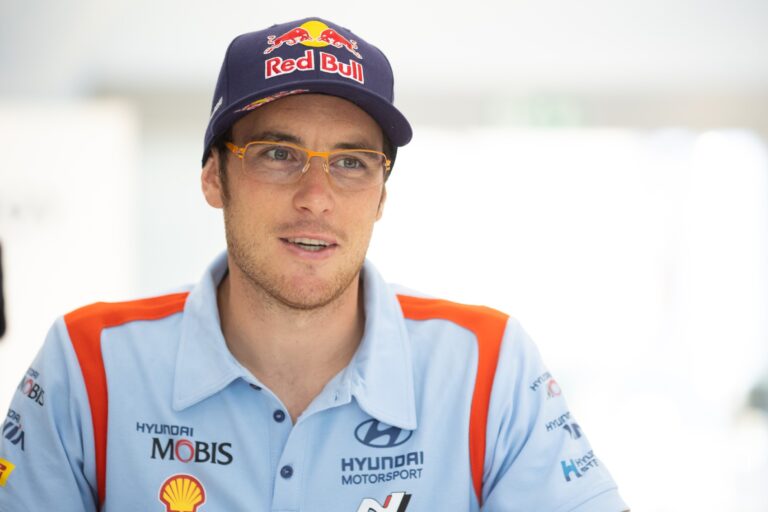 Neuville: A WRC-ben jobban számít a pilóta, mint az F1-ben 
