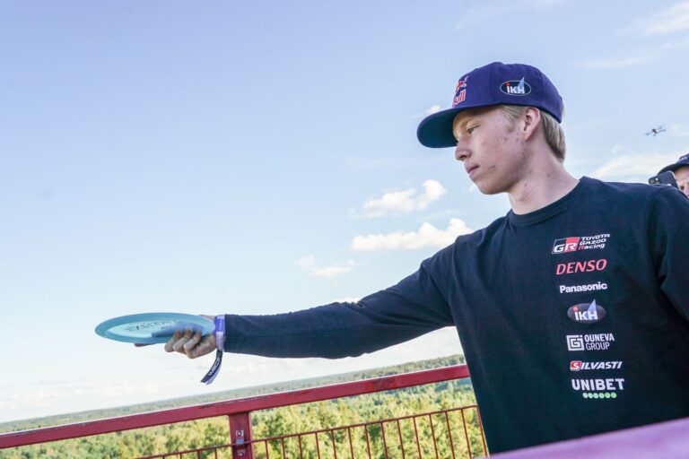 Ogier: Nincs még egy olyan versenyző, mint Rovanpera 