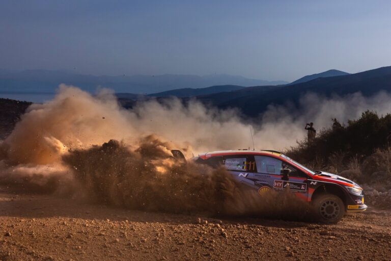 Hatalmasat változott az Acropolis Rally képe a drámai délelőtti szakaszokon