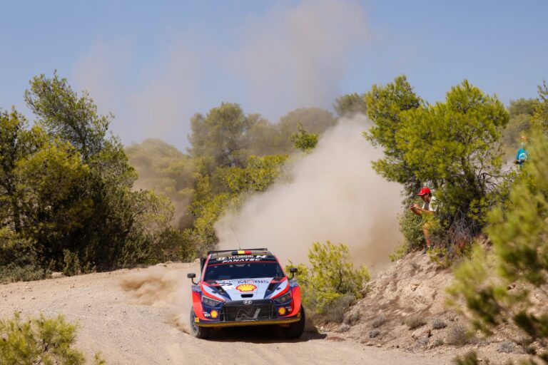 Hyundai-nap az Acropolis Rallyn – Jöhet a csapatutasítás? 