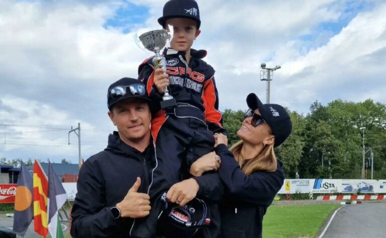 Édesapja kezdeti sikereinek helyszínén nyert futamot Kimi Räikkönen fia (képek)