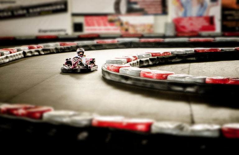 Országszerte kutatja a fiatal tehetségeket új, gokartos programjával a HUMDA