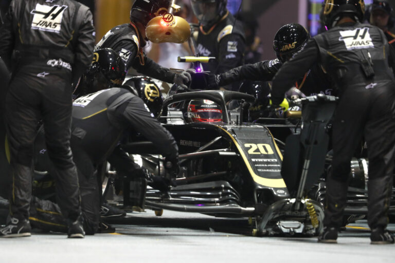 Egy nejlonzacskó miatt nyert több mint 8 millió forintnyi dollárt két F1-es sportfogadó