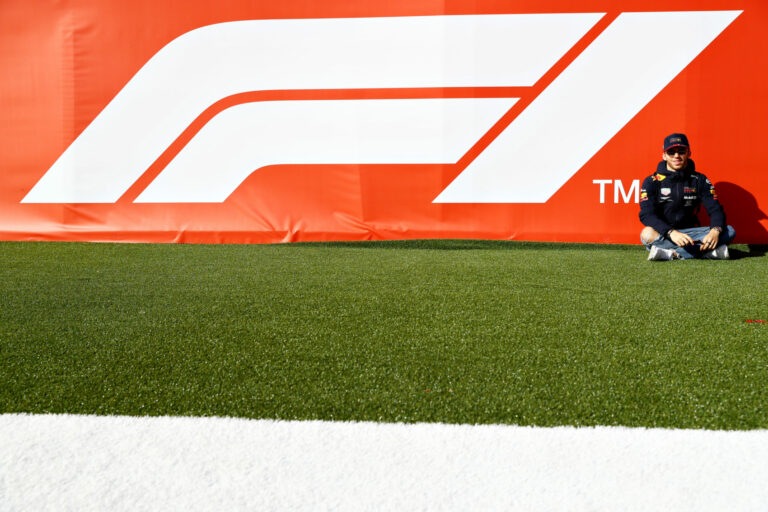 Nagy név távozik a Forma-1 vezetéséből