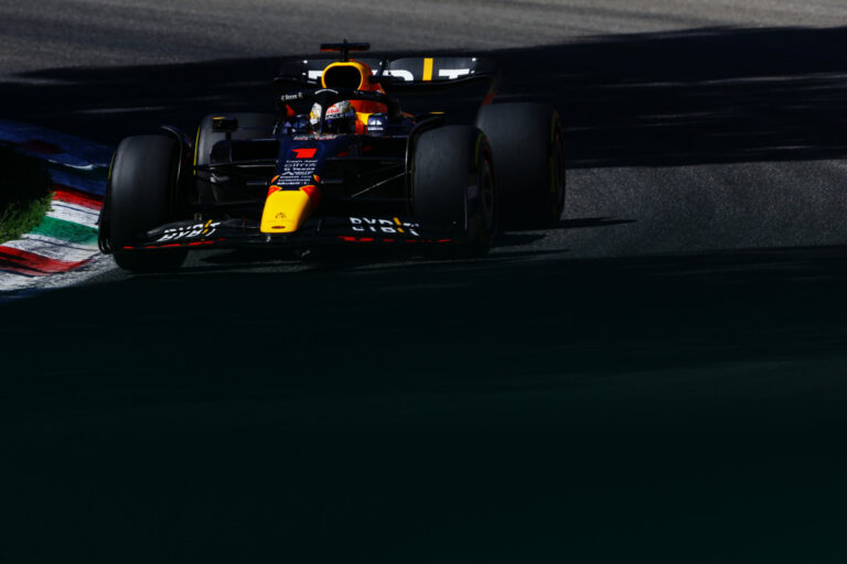 Leclerc lassabb volt Verstappennél, de dörzsölheti a tenyerét az időmérőre