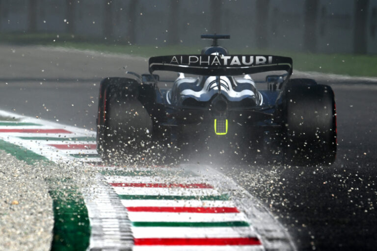 Bejelentést tett az Alpha Tauri, újabb dominó került a helyére a 2023-as F1-es mezőnyben