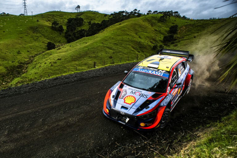 Tanak a nyitó szakaszt, Rovanpera a shakedownt nyerte