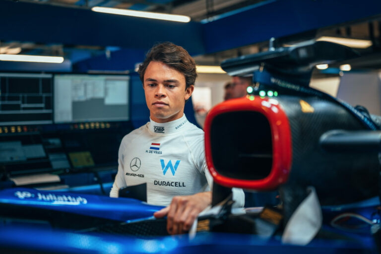 Rossz helyre nyúlt, de így is nyolcadik lett az F1-es csodacsere