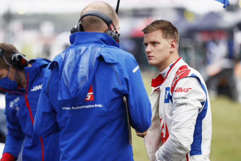 Hamarosan eldőlhet Mick Schumacher F1-es jövője
