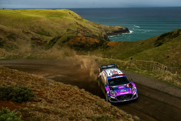 Greensmith hatalmas balesetével zárult a délelőtt (videó)