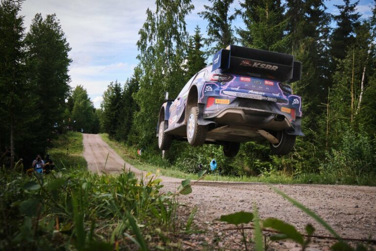 Huttunen váltja Japánban Breent? 