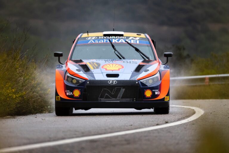 Rovanpera behúzta a másodikat is, Tanak két helyet vesztett