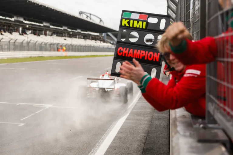 Jön az új Kimi, akinek Toto Wolff minden verseny után üzen