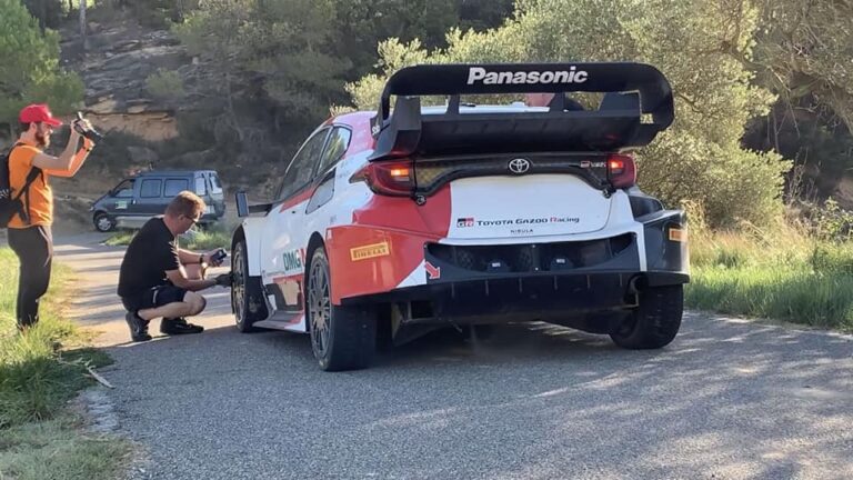 Eltűnnek a ronda oldalsó beömlők a Yarisról?