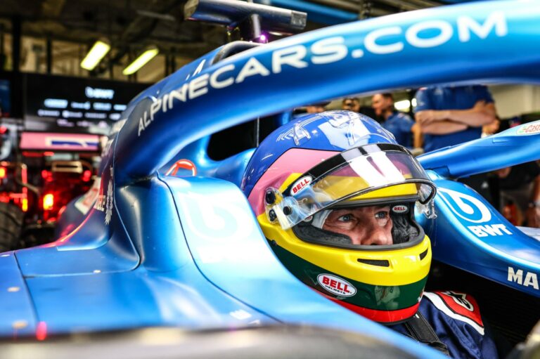 Itt az első felvétel, így tért vissza Villeneuve 16 év után (videó)