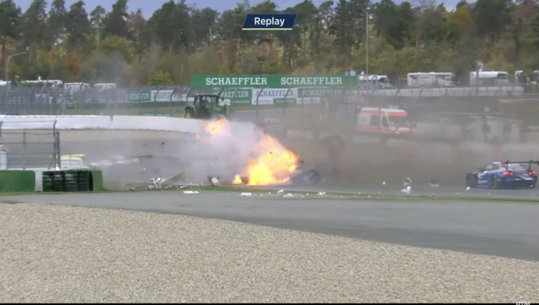 Horrorbukás a DTM-ben, levegőben pörgő Ferrari Mugellóban – nemcsak az F1-ben voltak hajmeresztő jelenetek